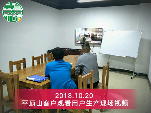 平頂山劉先生觀看豆腐皮制作全過(guò)程視頻